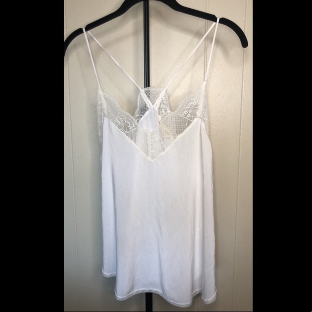 White love stitch tank top with lace.